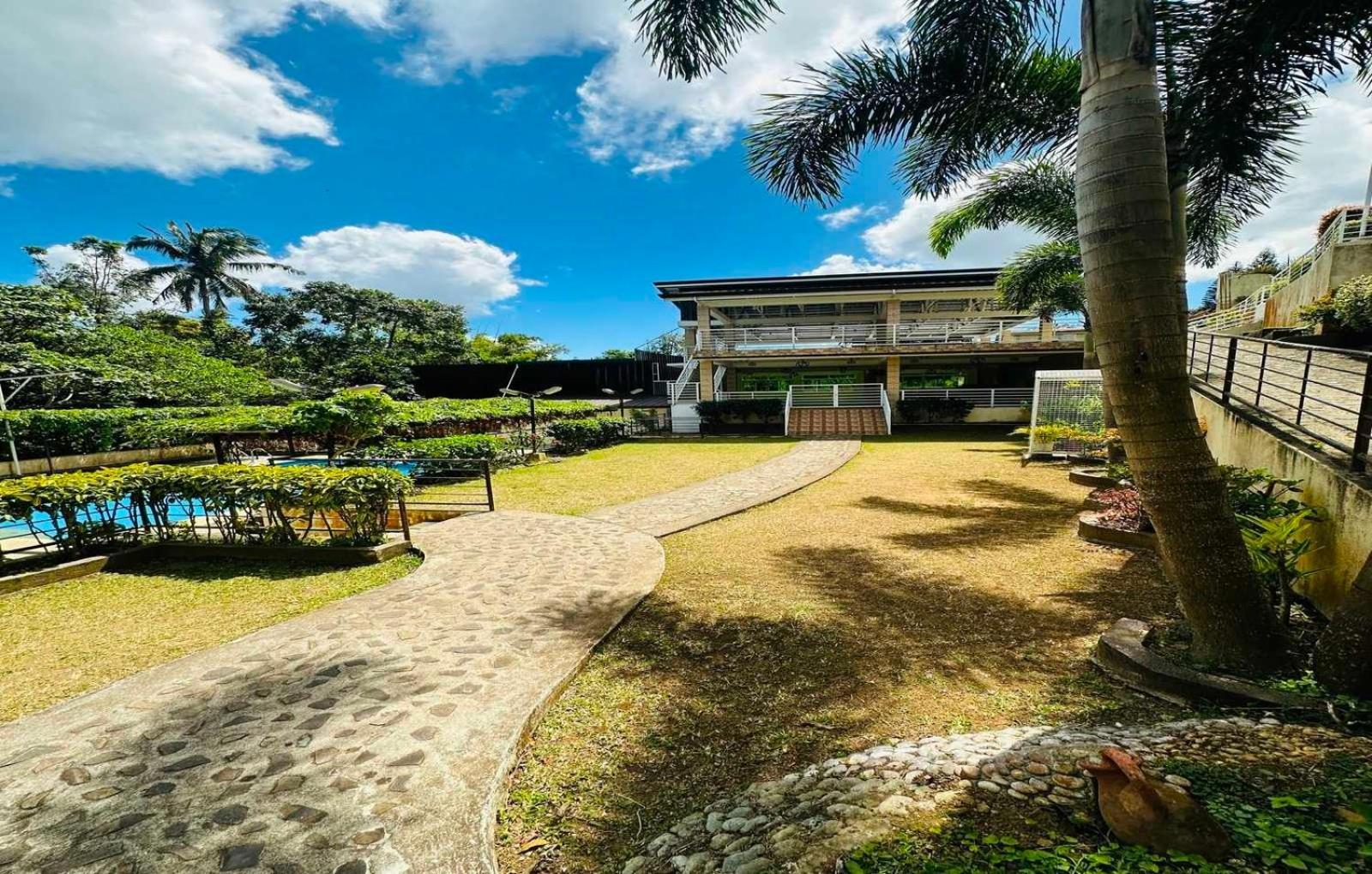 Oyo 1067 Villa Sofia At Silang Tagaytay City Dış mekan fotoğraf
